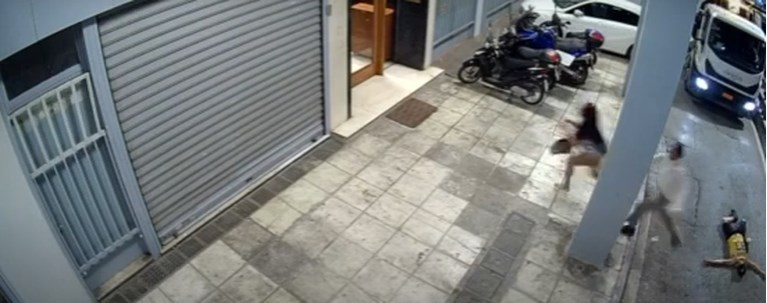 Επίθεση οδηγού ταξί σε τρανς