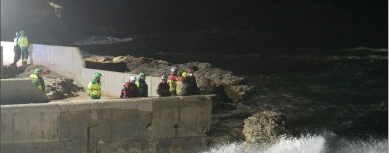 ΜΑΛΤΑ ΚΑΤΑΙΓΙΔΑ - 13ΧΡΟΝΗ ΑΠΟ ΤΗΝ ΠΟΛΩΝΙΑ ΠΑΡΑΣΥΡΘΗΚΕ ΑΠΟ ΤΑ ΚΥΜΑΤΑ