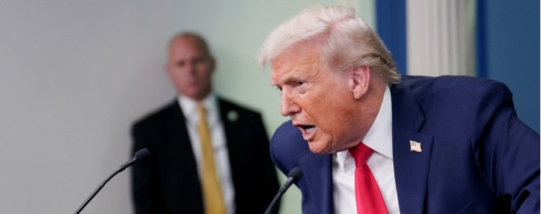 ΝΤΟΝΑΛΝΤ ΤΡΑΜΠ ΛΕΥΚΟΣ ΟΙΚΟΣ ΣΥΝΕΝΤΕΥΞΗ ΤΥΠΟΥ