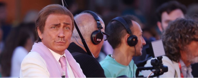 ΠΕΘΑΝΕ ΣΧΕΔΙΑΣΤΗΣ ΜΟΔΑΣ ΒΑΛΕΝΤΙΝΟ