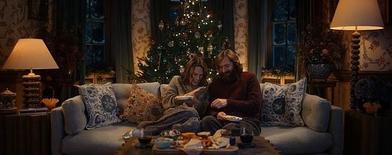 ΧΡΙΣΤΟΥΓΕΝΝΙΑΤΙΚΗ ΔΙΑΦΗΜΙΣΗ ΜΕ ΤΗΝ ΚΙΡΑ ΝΑΪΤΛΙ