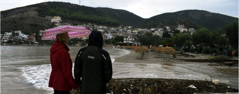 καλοκαιρι βροχη