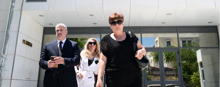 ΔΙΚΗ ΚΑΡΑΙΒΑΖ