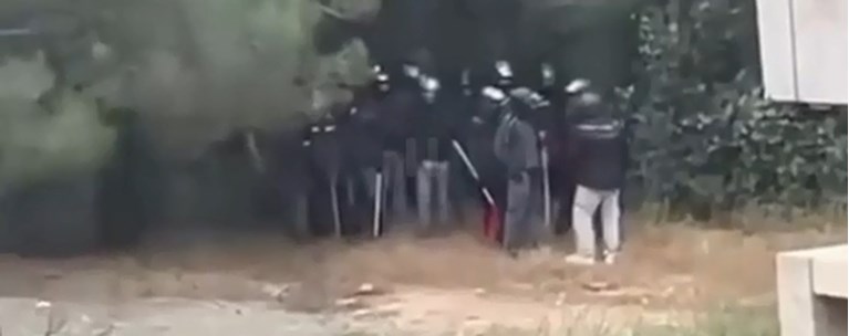 Κουκουλοφόροι - Πολυτεχνειούπολη