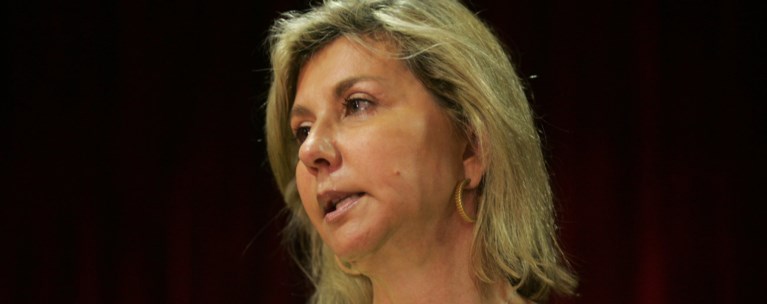 Ζέττα Μακρή: «Τεκές» τα νοσοκομεία, γιατροί καπνίζουν στην εντατική