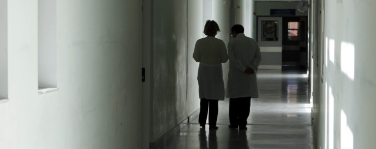 ΕΔΕ για τη μητέρα που υπέστη αλλεργικό σοκ μέσα σε μαιευτήριο
