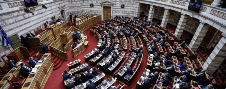 Εκλογικός νόμος: Ενταση στη Βουλή για το μπόνους εδρών