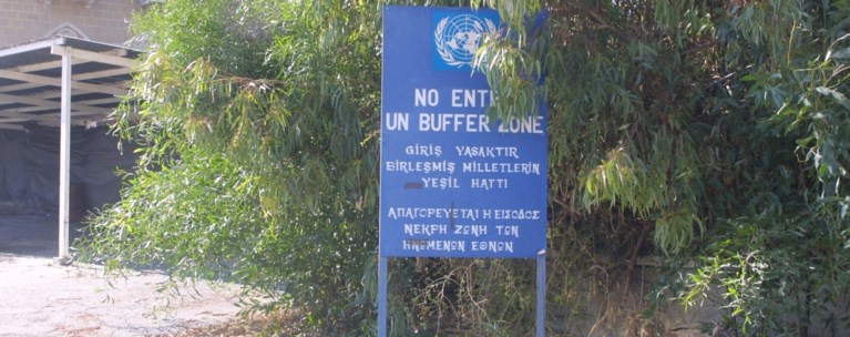 Κύπρος: Διαβήματα του ΥΠΕΞ για τις τουρκικές προκλήσεις στη νεκρή ζώνη