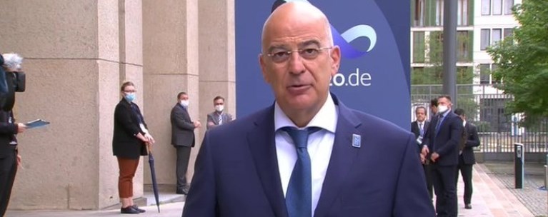 Δένδιας
