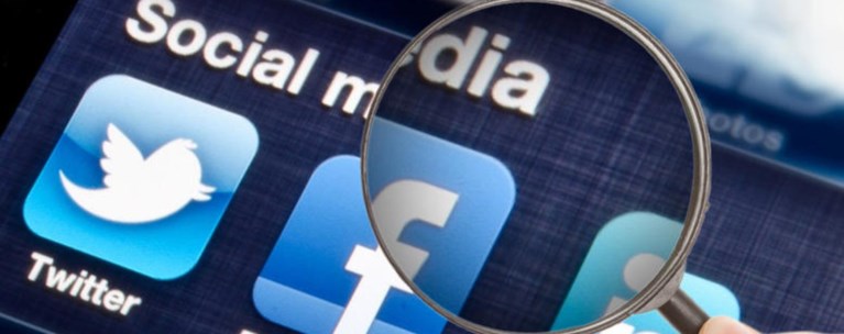 Οι πολιτικές διαφημίσεις και η νέα μάχη Twitter - Facebook