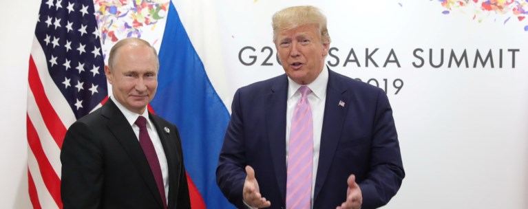 Χαμόγελα στη συνάντηση Τραμπ-Πούτιν στην G20