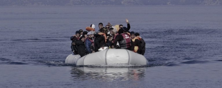πρόσφυγες