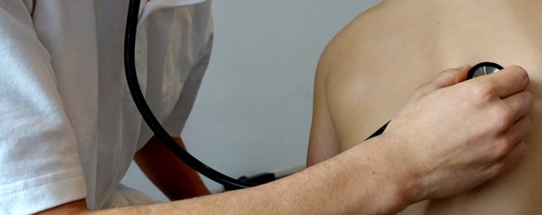 Αυτός είναι ο παιδίατρος στη Θήβα που ασελγούσε σε παιδιά
