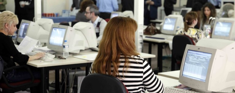 Τα πάνω κάτω σε μετατάξεις και άδειες των δημοσίων υπαλλήλων