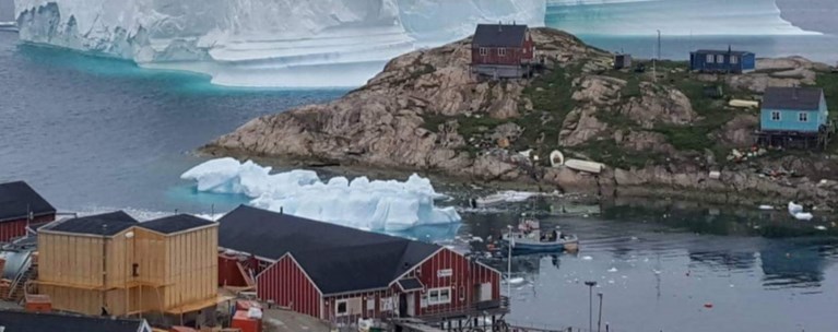 Παγόβουνο στη Γροιλανδία απειλεί μικρό χωριό με τσουνάμι