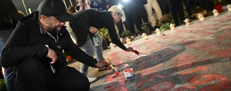 ΠΑΝΟΣ ΡΟΥΤΣΙ ΣΥΓΓΕΝΕΙΣ ΘΥΜΑΤΩΝ ΓΡΑΦΟΥΝ ΟΝΟΜΑΤΑ