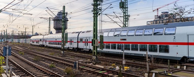 ΓΕΡΜΑΝΙΑ ΕΠΙΘΕΣΗ ΣΕ ΣΙΔΗΡΟΔΡΟΜΙΚΟ - ΣΥΝΕΛΗΦΘΗ 26ΧΡΟΝΟΣ ΕΛΛΗΝΑΣ