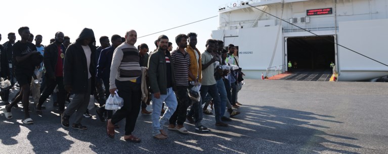 ΜΕΤΑΝΑΣΤΕΣ ΚΡΗΤΗ