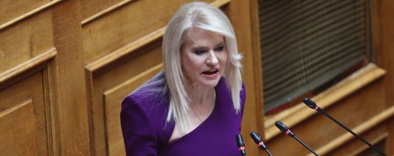 Θεοδώρα Τζάκρη