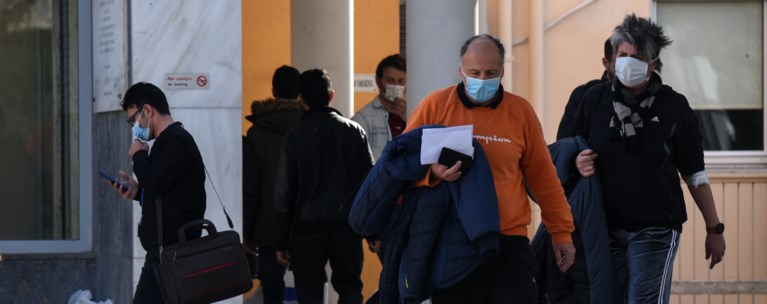 κορονοϊός ελληνες