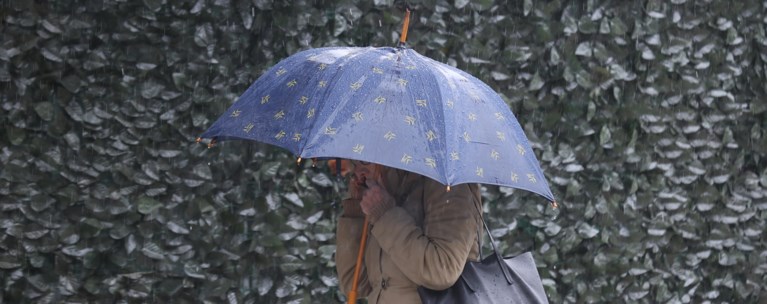 ΚΑΙΡΟΣ ΚΑΤΑΙΓΙΔΑ ΒΡΟΧΗ ΑΘΗΝΑ