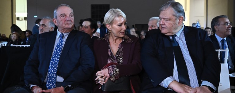 Καραμανλής με Βενιζέλο μαζί σε εκδήλωση