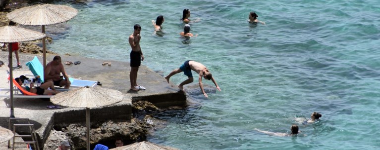 ΠΑΡΑΛΙΑ ΖΕΣΤΗ