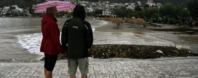 καλοκαιρι βροχη