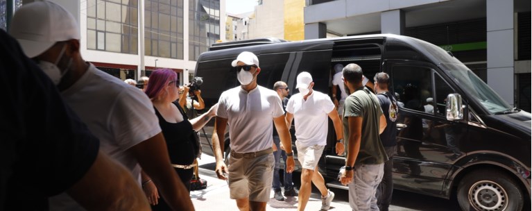 Συλληφθέντες θαλαμηγού