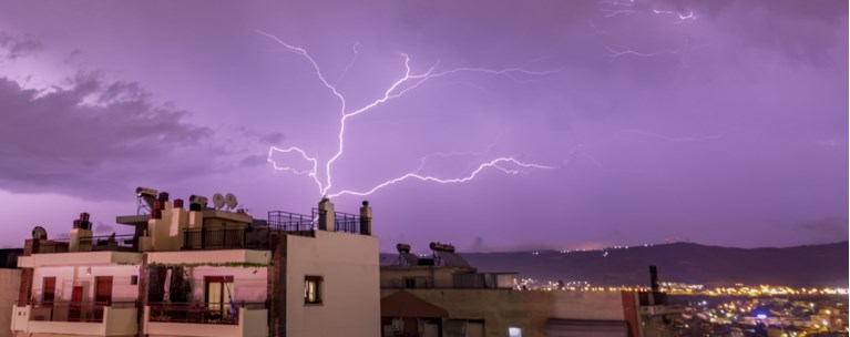ΚΕΡΑΥΝΟΙ