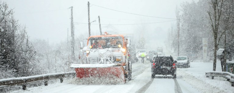 χιονια εκχιονιστικο