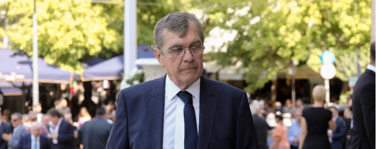 κρεμαστινος