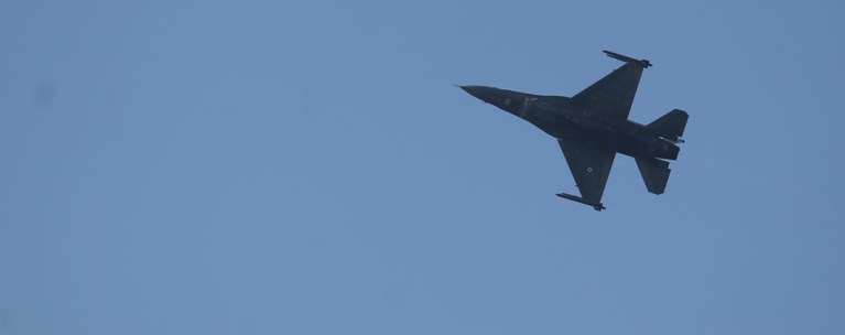 f-16