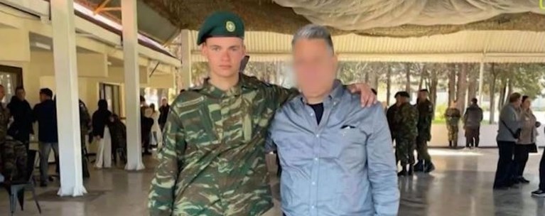 19ΧΡΟΝΟΣ ΣΤΡΑΤΙΩΤΗΣ