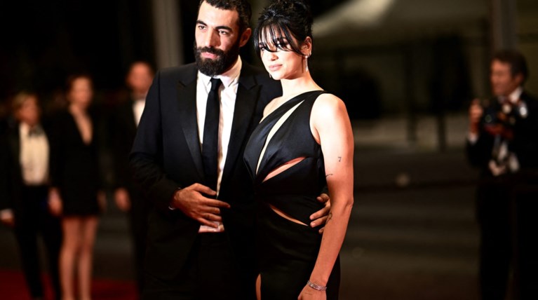 DUA LIPA ΡΟΜΕΝ ΓΑΒΡΑΣ