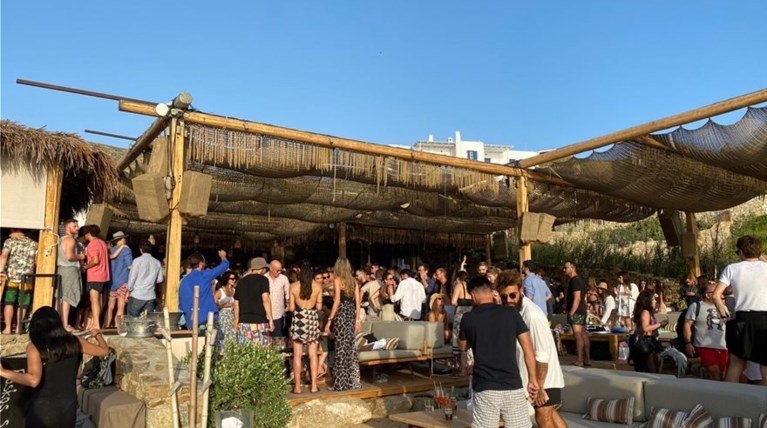 Μπαρ Φτελιά Μύκονος