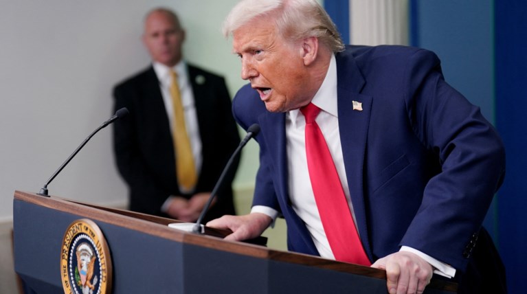 ΝΤΟΝΑΛΝΤ ΤΡΑΜΠ ΛΕΥΚΟΣ ΟΙΚΟΣ ΣΥΝΕΝΤΕΥΞΗ ΤΥΠΟΥ