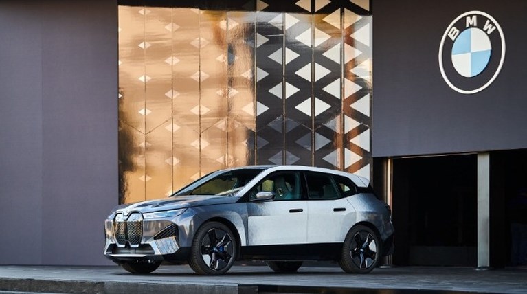 BMW iX M60