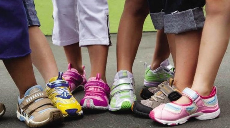 ΠΑΙΔΙ ΠΑΠΑΟΥΤΣΙ