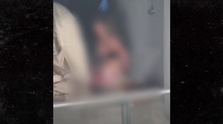 Μοντέλο μαχαίρωσε τον φίλο της