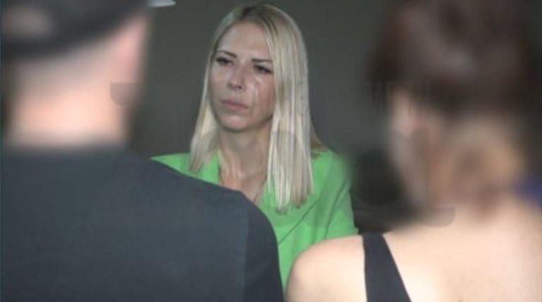 βιασμος ανηλικων