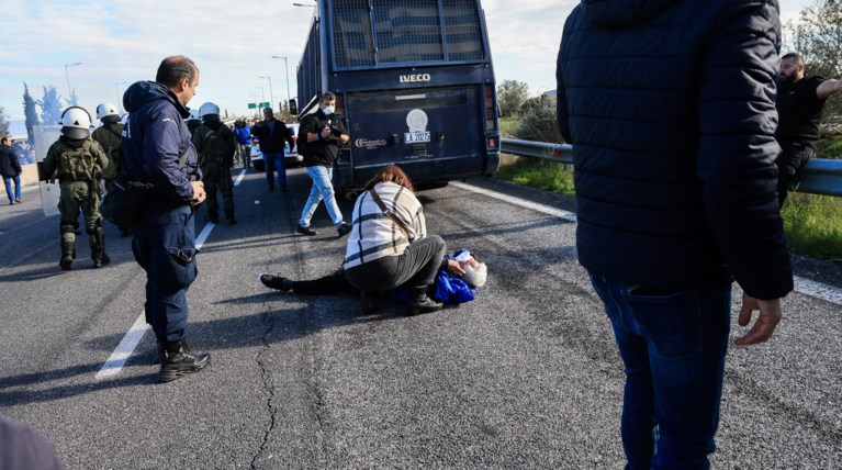 ΑΓΡΟΤΕΣ ΜΠΛΟΚΑ ΣΙΔΕΡΟΠΟΥΛΟΣ
