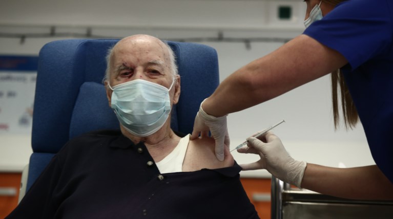 εμβολιασμός ηλικιωμένος
