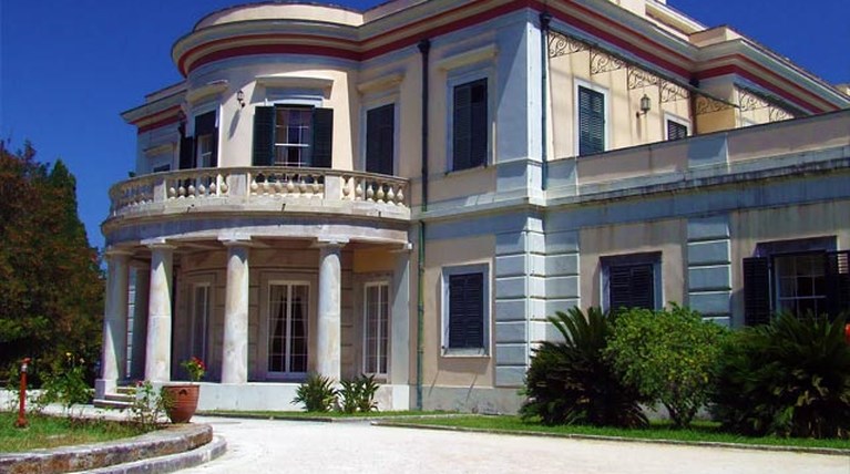 μον