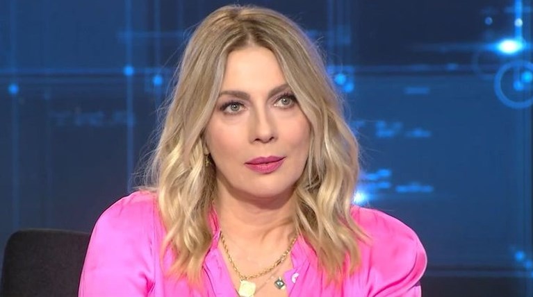 Σμαράγδα Καρύδη