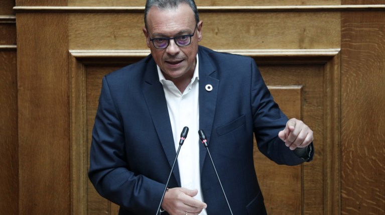 Φάμελλος Βουλή