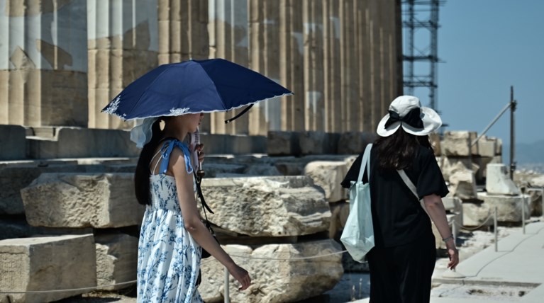 ΤΟΥΡΙΣΤΕΣ ΑΚΡΟΠΟΛΗ