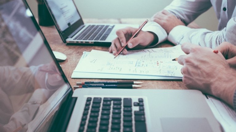 ΠΟΘΕΝ ΕΣΧΕΣ