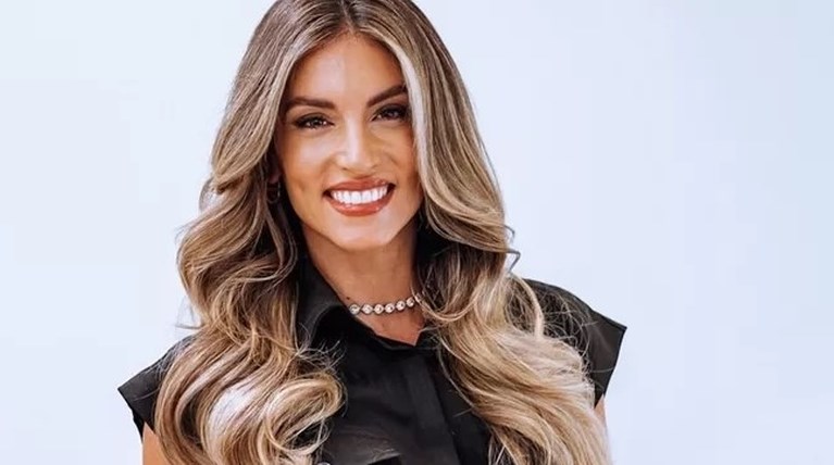 Αθηνά Οικονομάκου