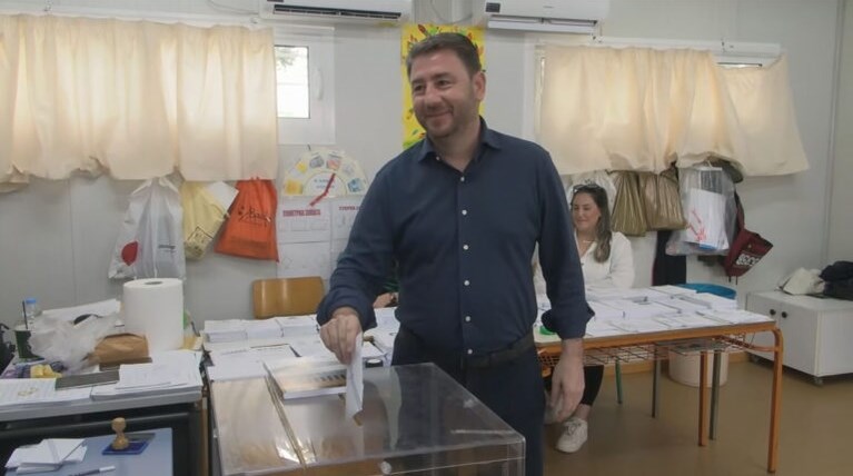 νικος ανδρουλακης